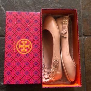 Blush ballet shoes worn 2 ways!